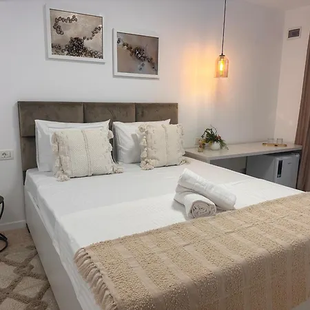 Nicolas Guest house *